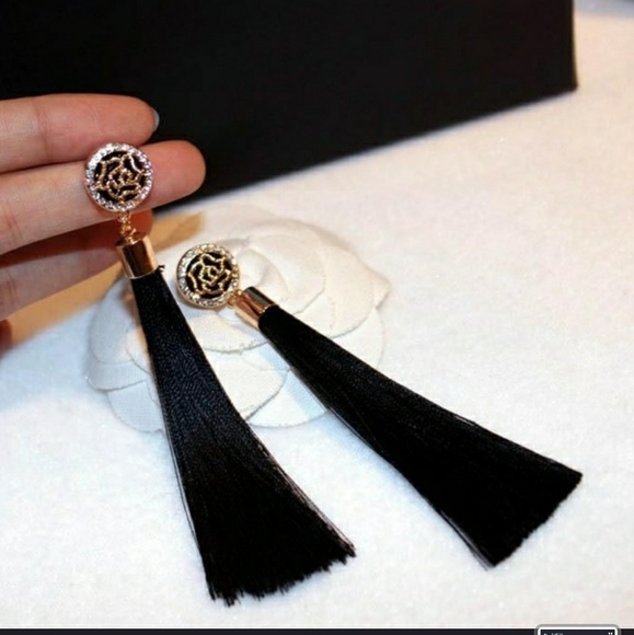 Tassel earrings - Picture 2 of 3